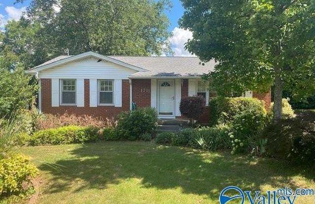 1711 Mccullough Avenue NE photos photos