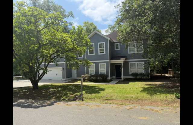 4/4 HOUSE BY DOAK CAMPBELL STADIUM photos photos