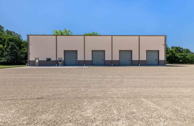 1595 20th Ave SE - 1595 20th Avenue Southeast, Dyersville, IA 52040