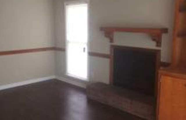 2330 Andrew Garden Court Gallery 4