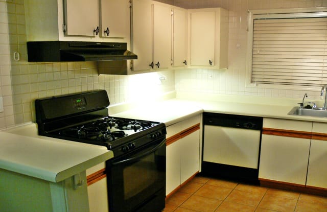 1806 Augusta Drive SE - 1806 Augusta Drive Southeast, Marietta, GA 30067