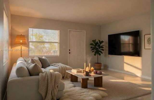 35 NE 13th St photos photos