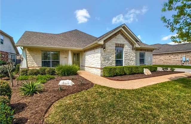 18720 Royal Pointe DR Gallery 2