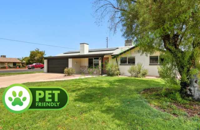 Charming Ranch-Style Home on a Corner Lot w/ a Private Pool in the Heart of Chandler photos photos