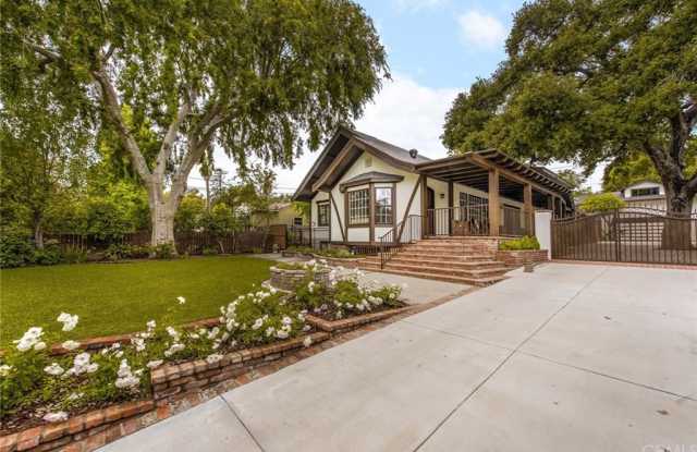 453 Manzanita Avenue Gallery 2