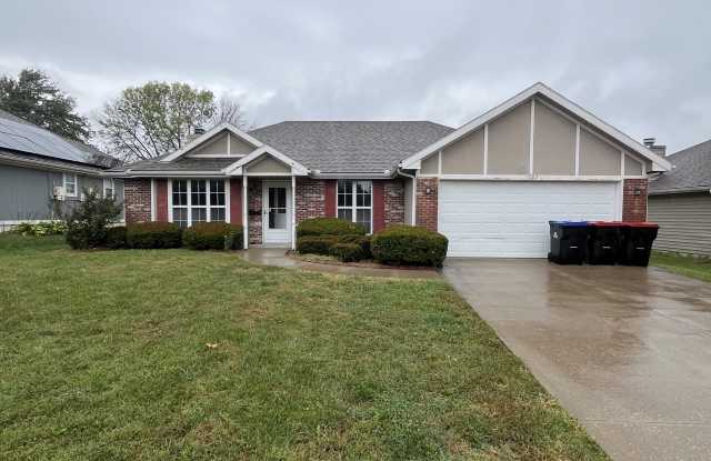 1007 Foxridge Drive Gallery 1