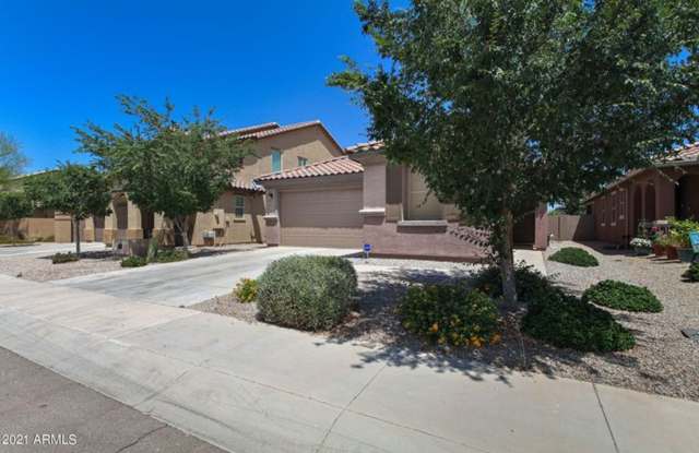 Gorgeous 3 bedroom, 2 bath plus a den on a premium view lot! Gallery 4