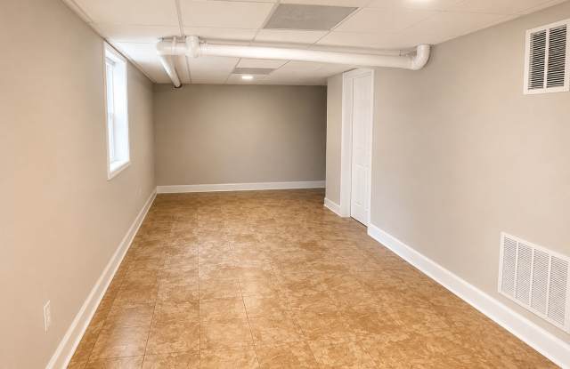 4633 Tobacco Street Gallery 1