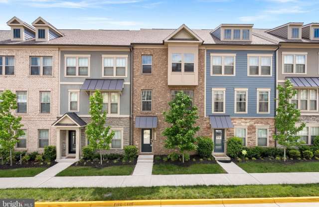 1129 MADEIRA TERRACE SE - 1129 Madeira Terrace Southeast, Leesburg, VA 20175