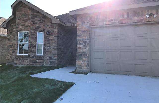 2805 NW 17th Street - 2805 NW 17th St, Fort Worth, TX 76106