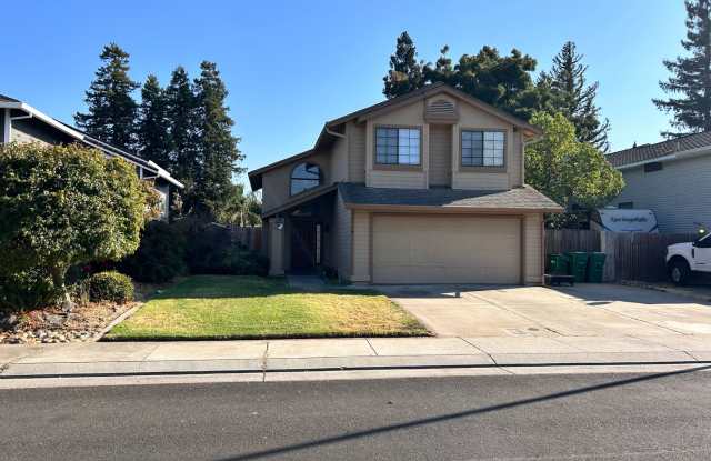Spacious 4 Bdrm/3 Bath - 1718 Camphor Way, Lodi, CA 95242
