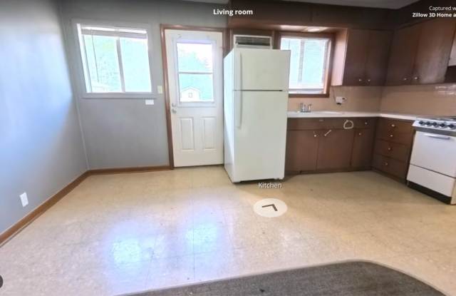 Updated 1BR | Water & Trash Included | Cats & Dogs Welcome | Flexible Lease | Stockton MO photos photos