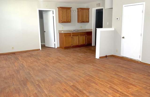 2416 Graham Gallery 2