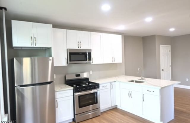 Spacious Two Family In Heart Of Morristown Gallery 3