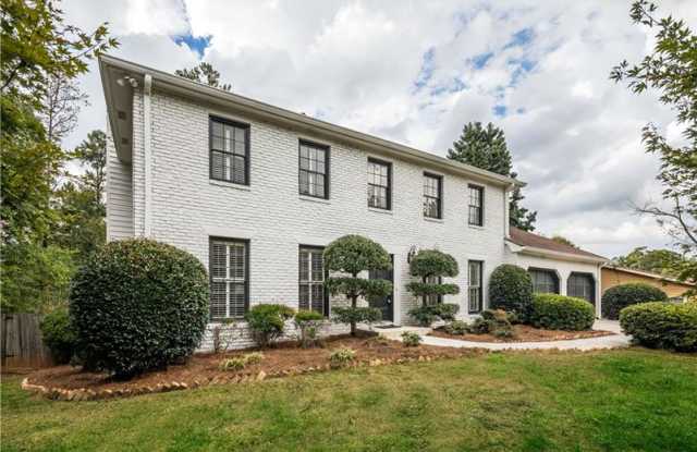 3017 Greenfield Drive Gallery 2