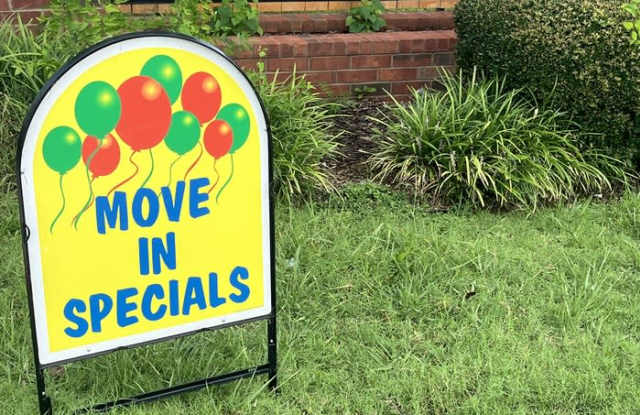 125 Northeast Johnson Avenue - 125 Northeast Johnson Avenue, Burleson, TX 76028