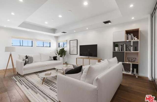 2016 Lincoln Blvd photos photos