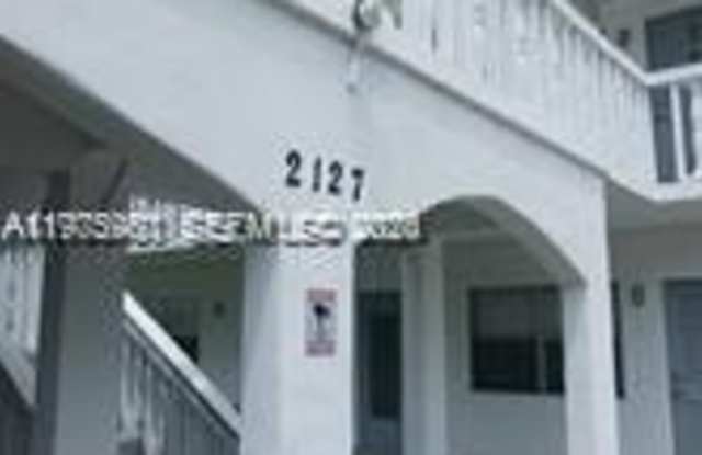 2127 Van Buren St photos photos