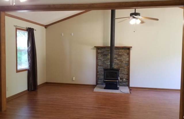 28 Ouachita Road Gallery 2