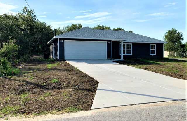 2022-Built 3/2/2 on Corner Lot in Ocala – No Carpet | Well Water | July Move-In photos photos