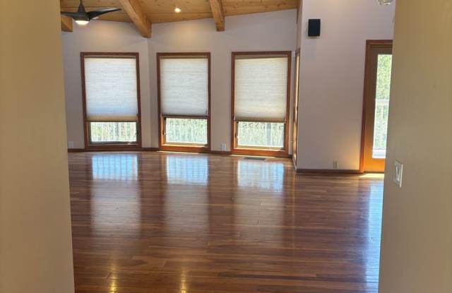 Unfurnished, 1-year long-term rental, Procure Only Gallery 3