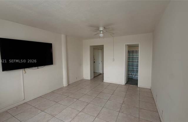 6484 Indian Creek Drive Gallery 3