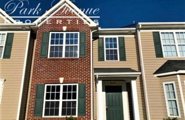 3216 Barons Court Rd - 3216 Barons Court Road, Charlotte, NC 28213