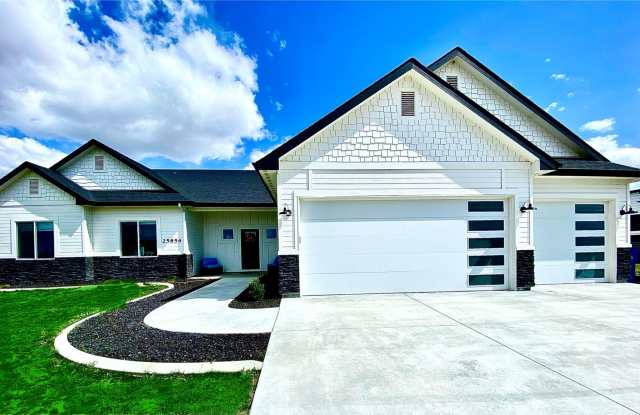 Single Level 4 Bedroom 2 Bath on 2+ Acres - 25854 Clydesdale Lane, Canyon County, ID 83660 Single Level 4 Bedroom 2 Bath on 2+ Acres - 25854 Clydesdale Lane, Canyon County, ID 83660