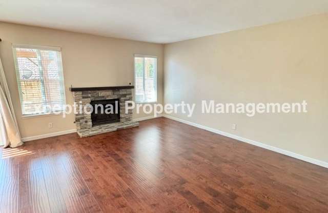 Ready to move in 3 bed 3 bath home Gallery 4