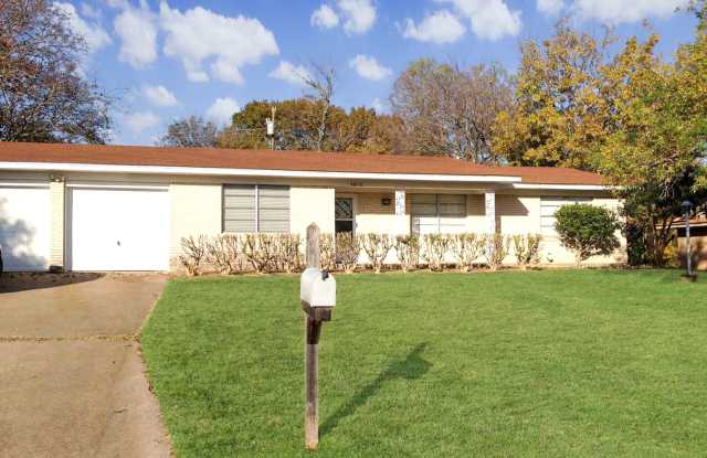 4010 Mockingbird Ln Gallery 2