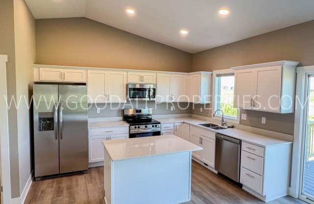 4 bedroom 3 bathroom Ranch style home with finished basement in Waukee Gallery 3