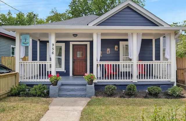 Room in 4 Bedroom Home at Mayson Turner Rd NW photos photos