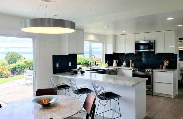 6804 Vallon Drive Gallery 2