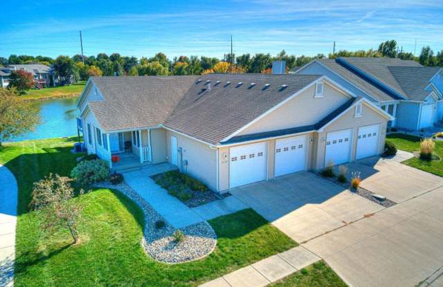 2820 Buckingham Ct - Roommate Needed - 2820 Buckingham Court, Ames, IA 50010