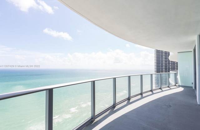 Season Rent at Hyde Beach 2/2 photos photos