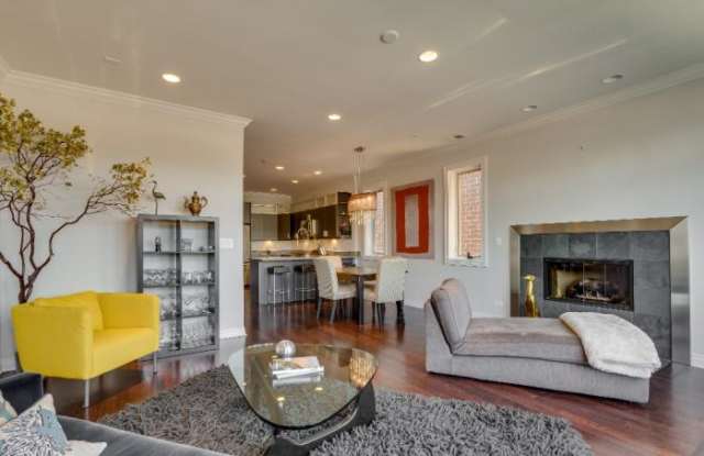 1033 W Monroe Gallery 4