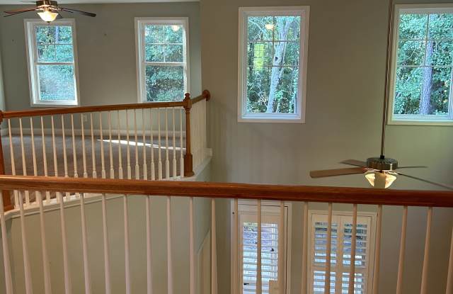 3380 Eastman Drive Gallery 2