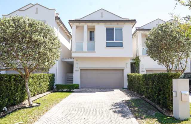 11843 SW 81st Rd - 11843 Southwest 81st Road, Pinecrest, FL 33156