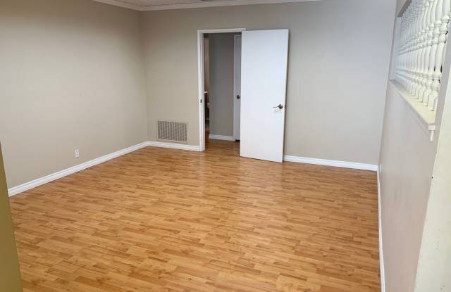 375 S. Greengrove Dr. Gallery 4