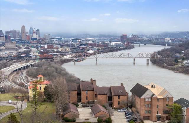 Stunning City View Condo in Incline District Gallery 1