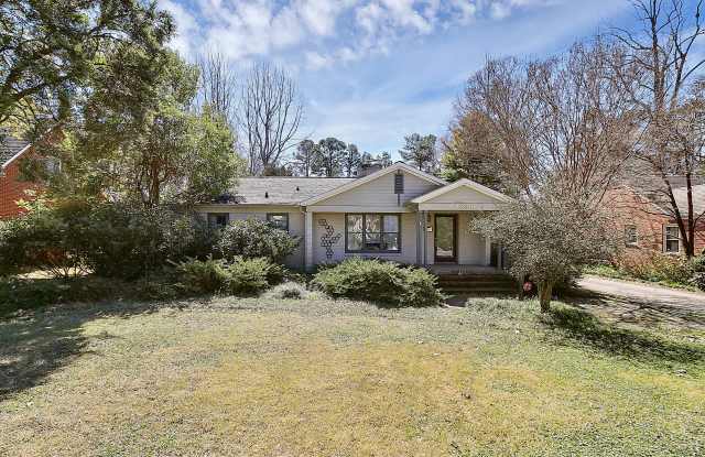 1326 Pinecrest Avenue Gallery 1