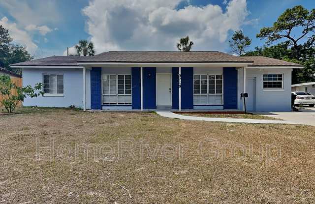 3718 Wade Rd photos photos