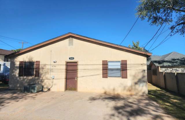 504 S Avenue B - 504 South Avenue B, Portales, NM 88130