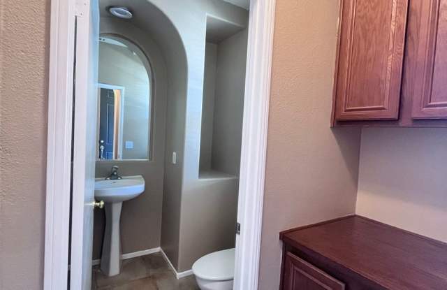 Yucaipa Home Located in Chapman Heights Community Gallery 4