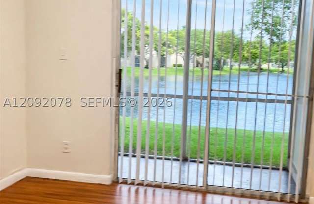 631 Cypress Lake Blvd Gallery 4