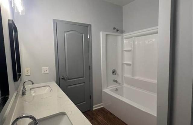 4 bed, 2.5 bath townhouse photos photos