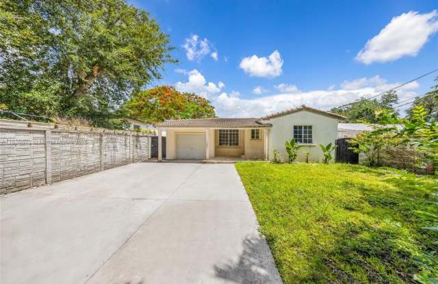 5781 SW 25th St photos photos