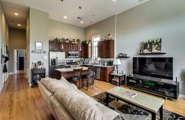 3734 North Wilton Avenue Gallery 2