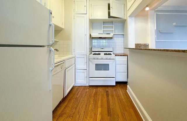 3520 N Lake Shore Dr Gallery 4