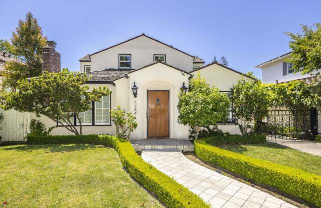 Gorgeous 4 Bed, 3 Bath Home in Desirable Crescent Park! photos photos